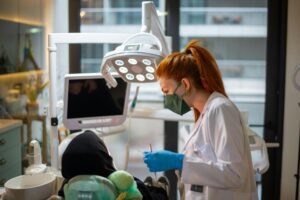 Il Sorriso in 72 Ore: Diario Minuto per Minuto del Tuo Viaggio Dentale